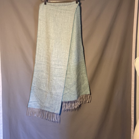 Urbanara 100% Baby Alpaca Scarf - Picture 8 of 9